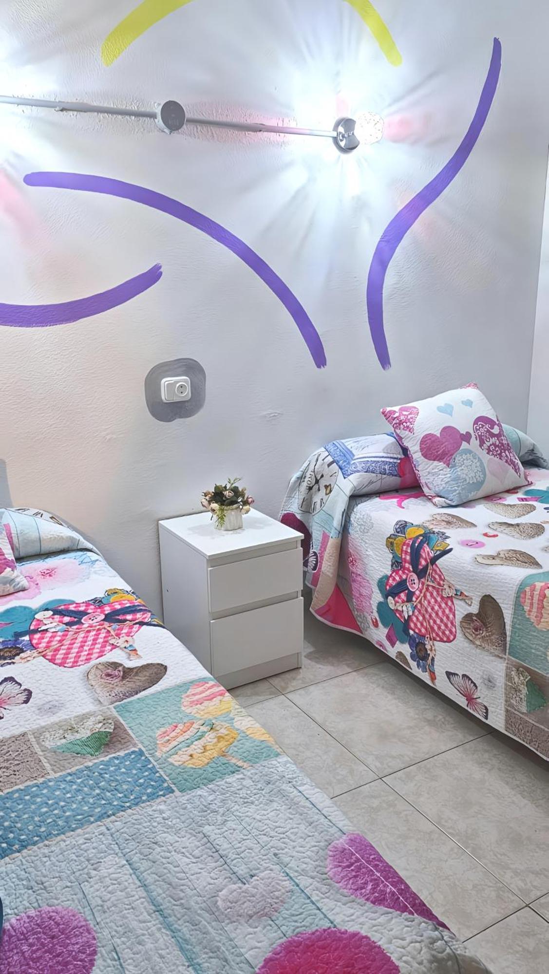 Caces Hostal La Rosa מראה חיצוני תמונה