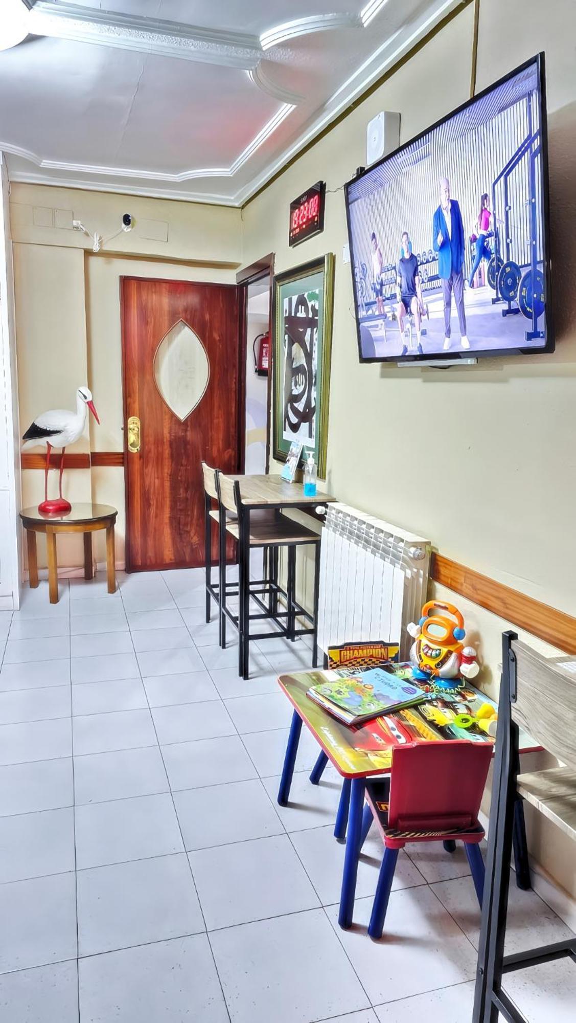 Caces Hostal La Rosa מראה חיצוני תמונה