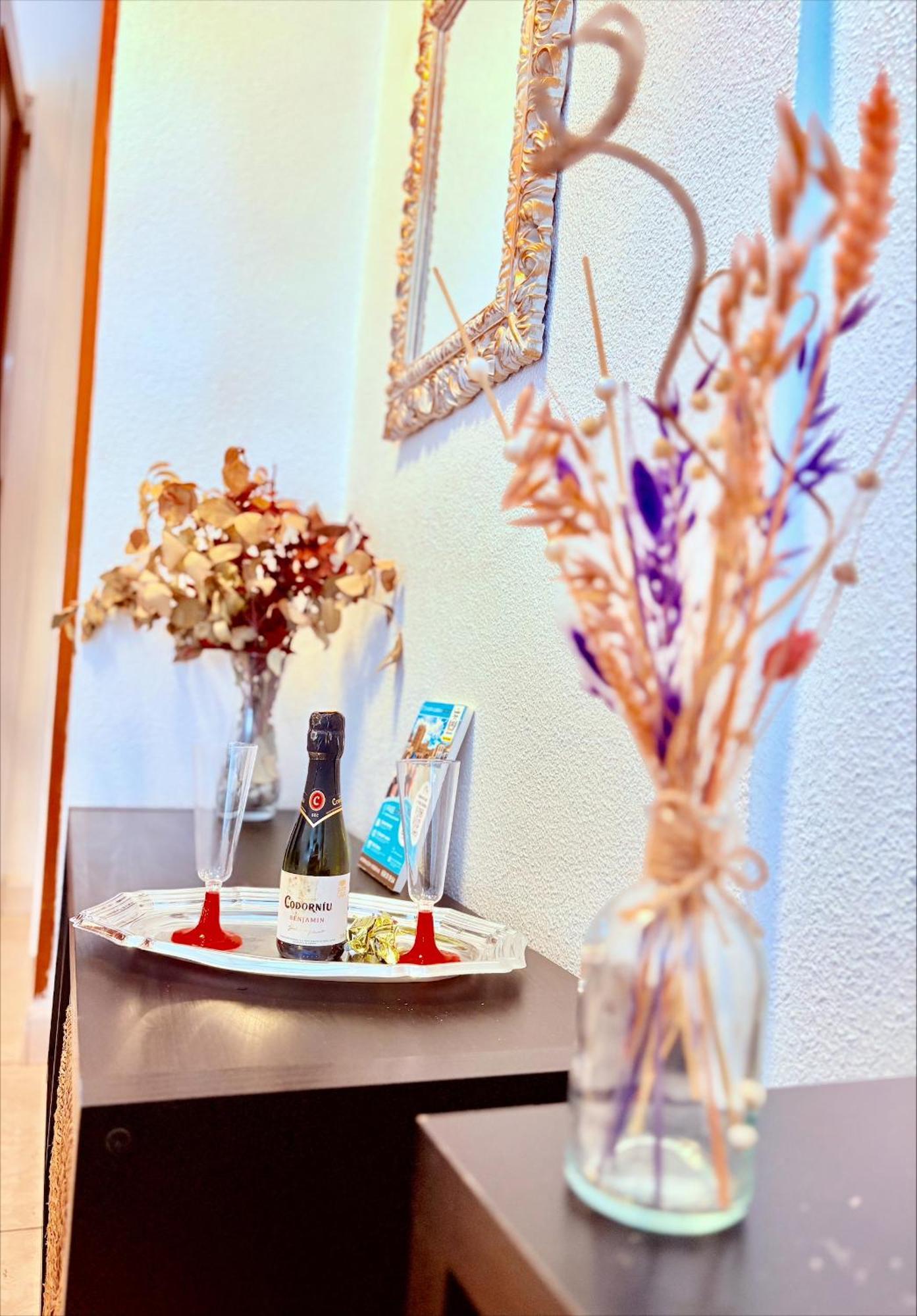 Caces Hostal La Rosa מראה חיצוני תמונה