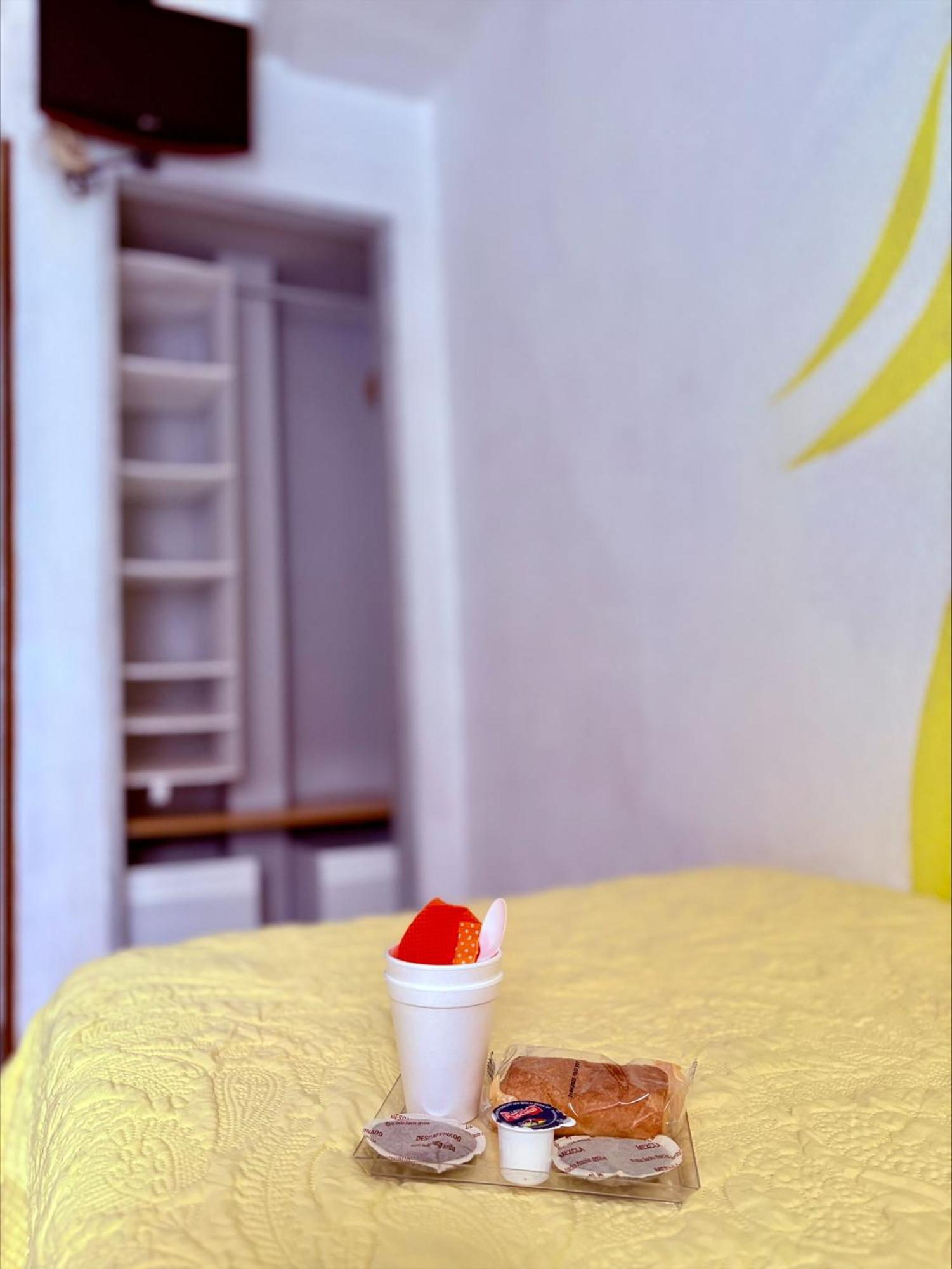 Caces Hostal La Rosa מראה חיצוני תמונה