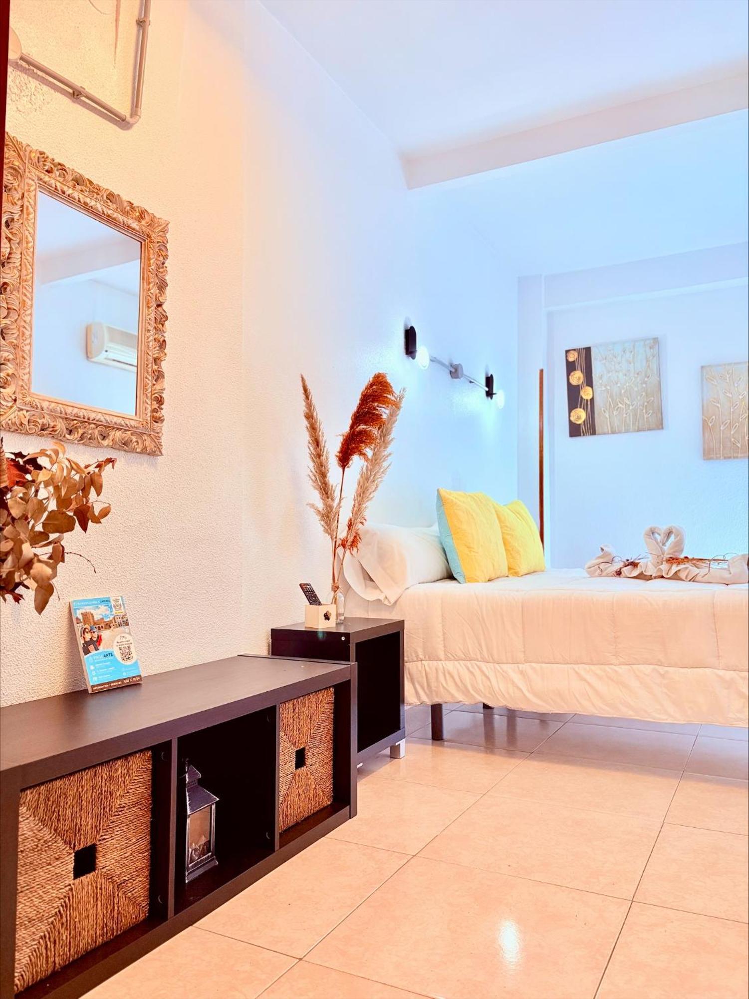 Caces Hostal La Rosa מראה חיצוני תמונה