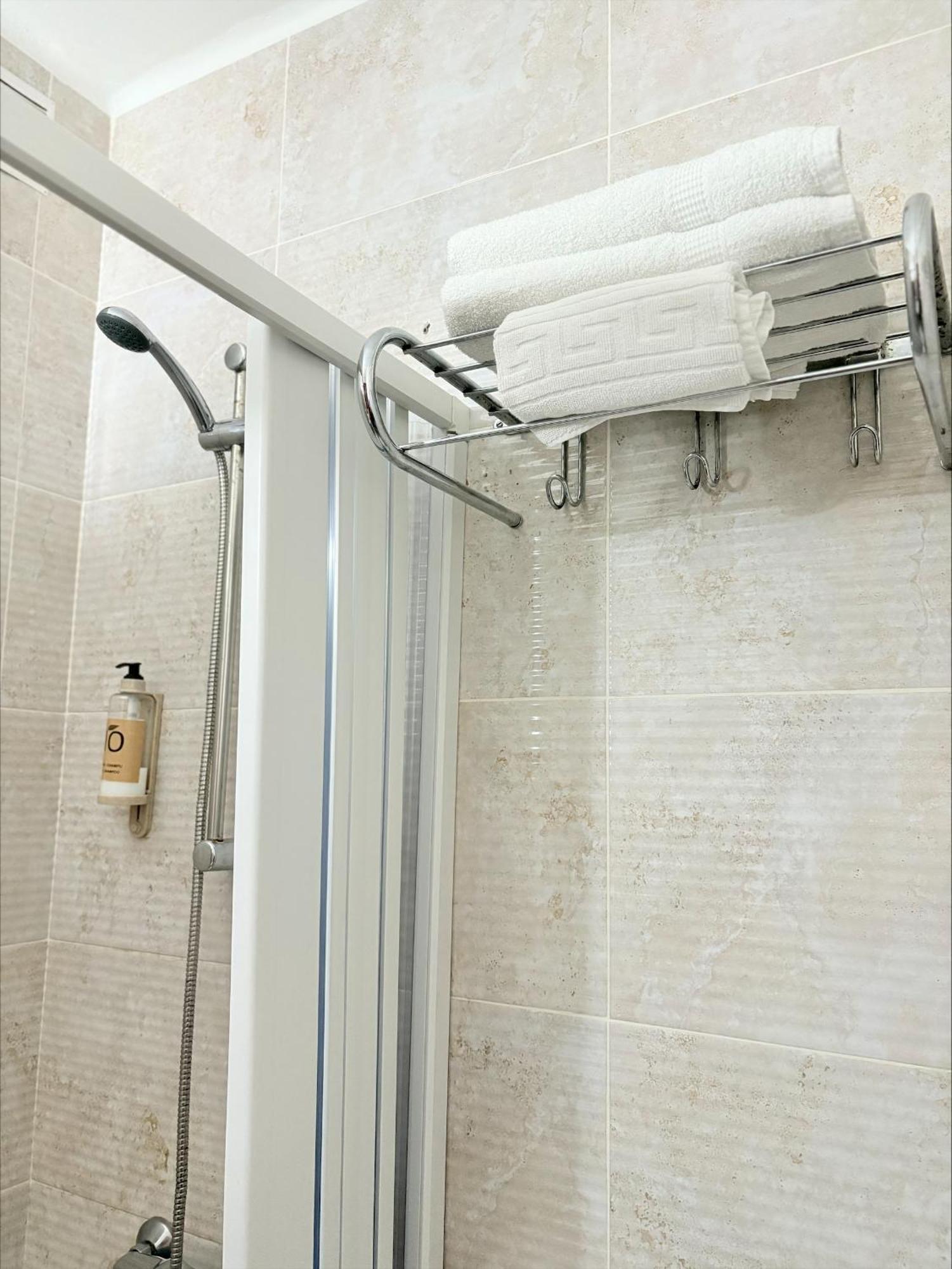 Caces Hostal La Rosa מראה חיצוני תמונה