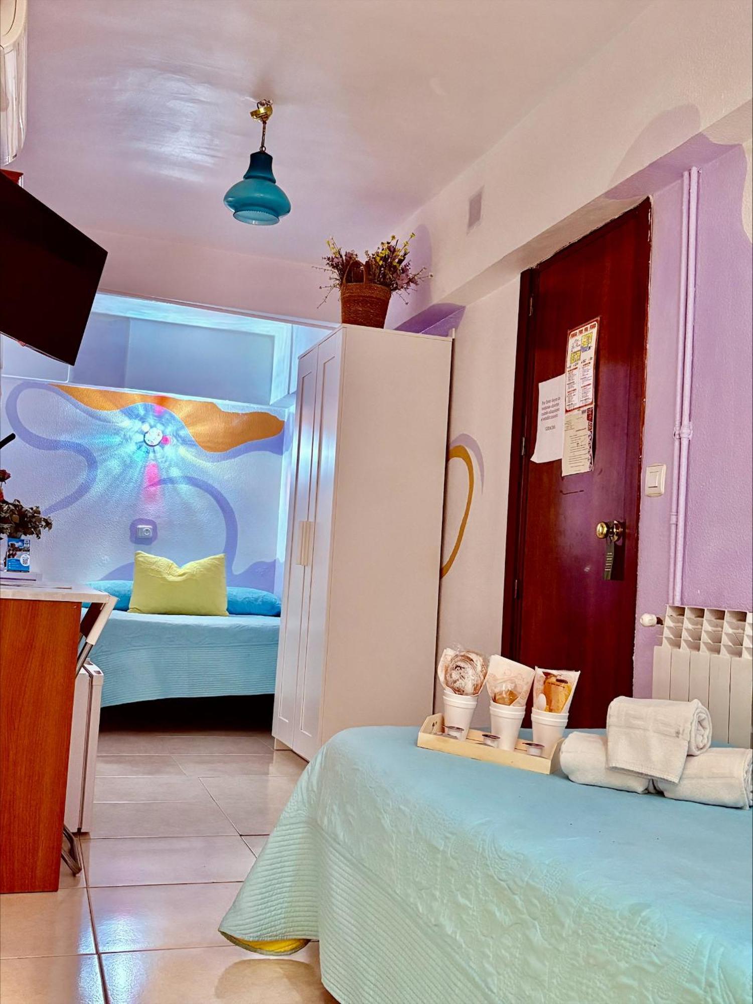 Caces Hostal La Rosa מראה חיצוני תמונה