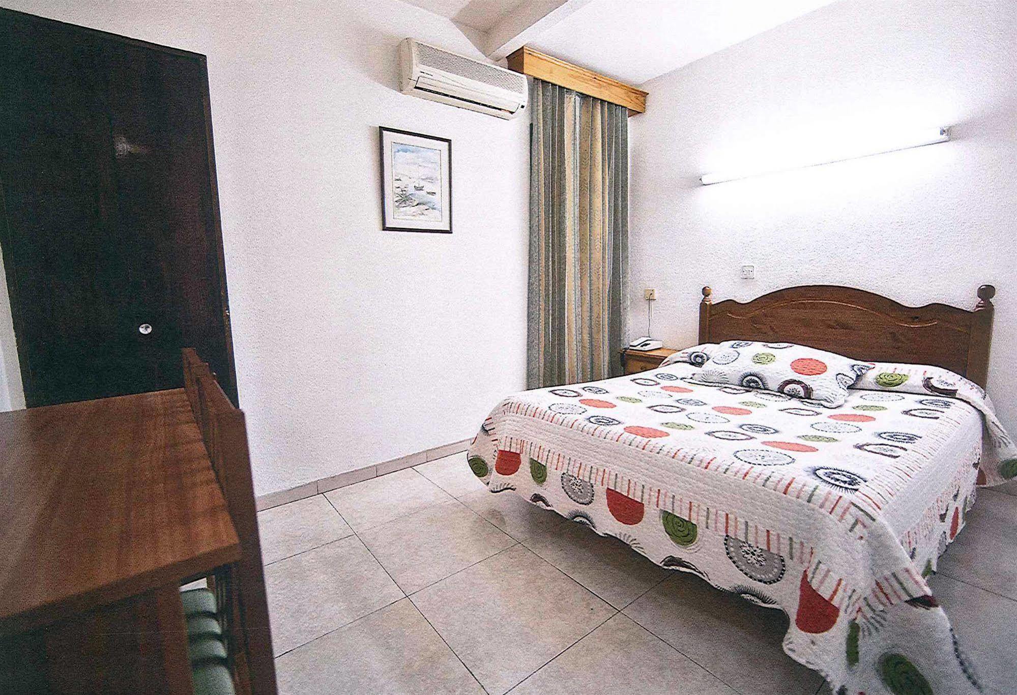 Caces Hostal La Rosa מראה חיצוני תמונה