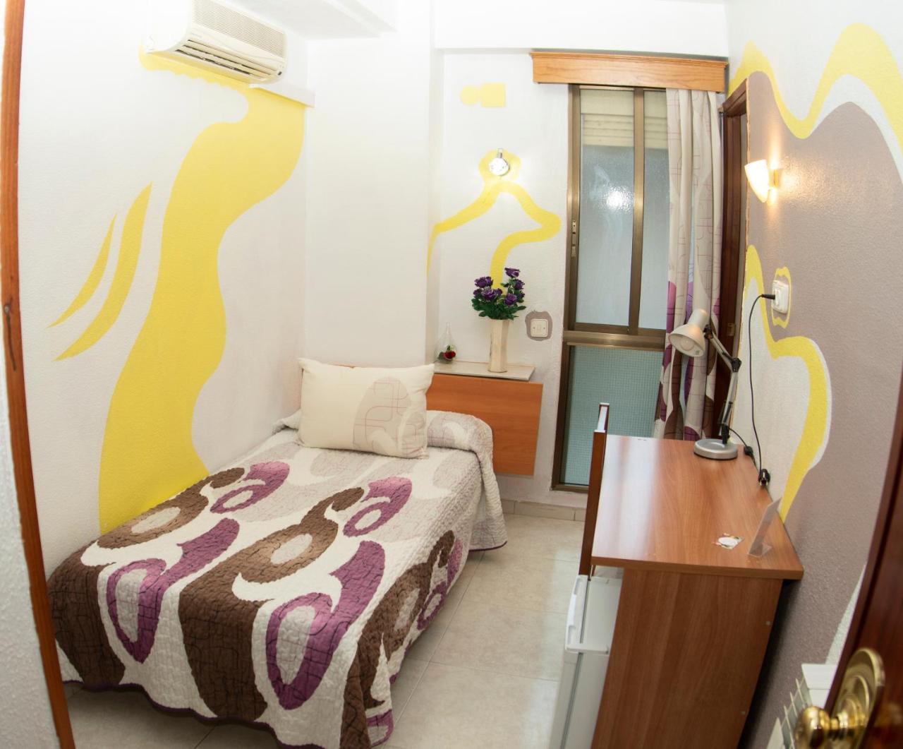 Caces Hostal La Rosa מראה חיצוני תמונה